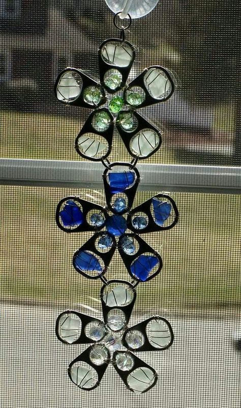 Sea Glass Suncatcher, Soda Tab Crafts, Can Tab Crafts, Pop Tab Crafts, Soda Can Crafts, Aluminum Can Crafts, Backyard Oasis Ideas, Pools Backyard, Mode Crochet