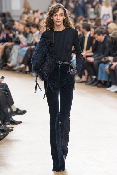 Nina Ricci Runway, Black Navy Outfit, Black Knit Outfit, Fall 2017 Ready To Wear, Estilo Hippie, Cooler Look, Outfits Inspiration, 2017 Fashion, Mode Inspo