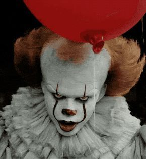 It Turns Out Bill Skarsgård's Pennywise Smile Is Just As Creepy Without The Make-Up On And I'm Confused About My Attraction Now Es Pennywise, Bill Skarsgard Pennywise, Clown Horror, Pennywise The Clown, Pennywise The Dancing Clown, Horror Artwork, Evil Clowns, Halloween Makeup Scary, Bill Skarsgard