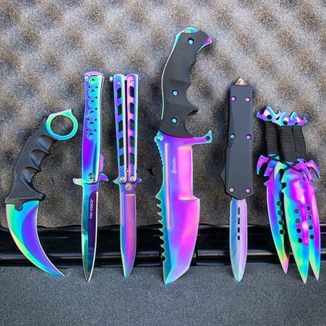 Knife Aesthetic, Tactical Kit, Big Girl Toys, Knives Hunting, Pretty Knives, Butterfly Knife, Tactical Gear Loadout, Cool Swords, Cool Knives