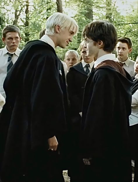 Harry Potter Draco And Harry, Harry Potter And Malfoy, Draco Malfoy Photos, Harry Potter Aesthetic Photos, Malfoy And Harry, Draco Malfoy X Harry Potter, Harry Potter X Draco Malfoy, Harry X Draco, Harry Potter Photos