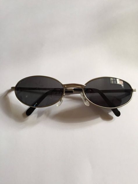 Oval Retro Sunglasses, Oval 90s Sunglasses, 90s Black Sunglasses, 90s Glasses Aesthetic, 90s Sunglasses Vintage, Grunge Sunglasses, Grunge Glasses, Oval Sunglasses 90s, 90s Oval Sunglasses