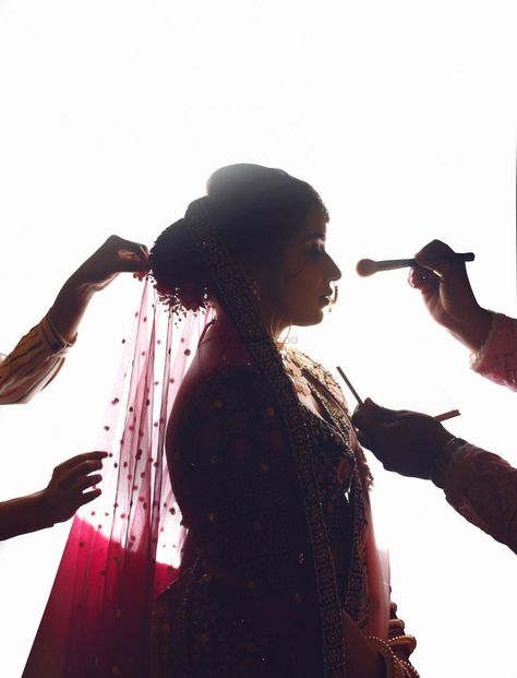 Indian Wedding Creative Photography, Bride Makeup Shoot Poses, Bridal Makeup Shoot Ideas Photoshoot, Makeup Shots Wedding, Bride Mekup Pose, Bride Mekup Shoot, Makeup Shoot Bride, Bride Makeup Shoot Ideas Photoshoot, Bridal Makeup Poses