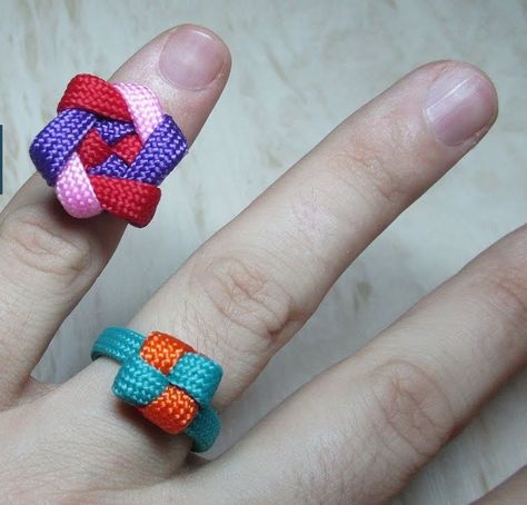 Paracord Ring, Ring Patterns, Paracord Necklace, Paracord Ideas, Paracord Diy, Backyard Gardening, Paracord Survival, Ring Tutorial, Paracord Projects