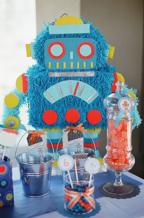 Robot Piñata Robot Decorations, Robot Birthday Party, Robot Theme, Robot Party, Piñata Ideas, Pinata Party, Cute Ideas, Baby Shower Activities, Karas Party Ideas