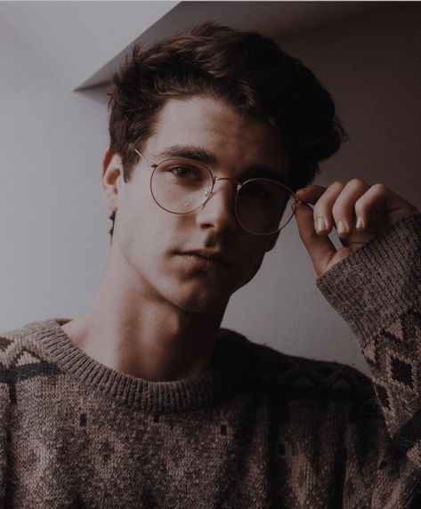 Men Wearing Glasses, Mona Kasten, People With Glasses, Mens Glasses Fashion, Boys Glasses, Hairstyles With Glasses, Cool Glasses, Man Photography, Men Stylish Dress