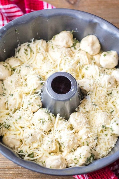 Parmesan Garlic Monkey Bread, Easy Chinese Appetizers For A Party, Cheesy Bread Recipes Pull Apart, Homemade Garlic Pull Apart Bread, Appetizers For Pasta Dinner, Rhodes Pull Apart Bread, Garlic Pull Apart Bread Rhodes Rolls, Bundt Pan Garlic Bread, Christmas Garlic Bread