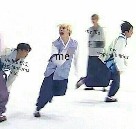 Memes Pt, Bts Meme Faces, Bts Memes Hilarious, Bts Meme, Funny Kpop Memes, Jungkook Abs, Bts Playlist, Meme Faces, Bts Funny Videos