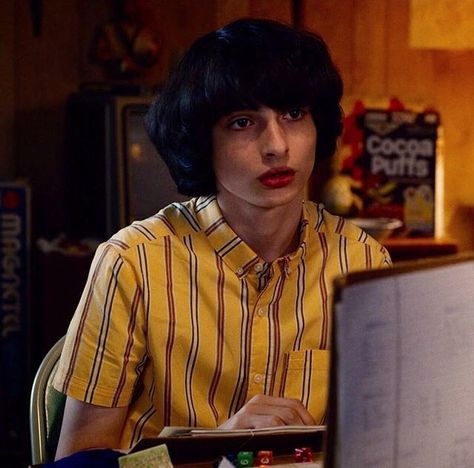 finn wolfhard as mike wheeler | stranger things season 3 Tumblr, Mike Wheeler Stranger Things, Cardboard Reindeer, Michael Wheeler, Finn Wolfard, Stranger Things Mike, Mike Wheeler, Finn Stranger Things, Stranger Things Season 3