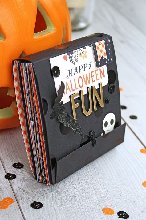 Hello and welcome back to the blog today! My friends and I, together with our families, gather annually at my house for a Halloween celebration. The kids absolutely love it and we all look forward to Mini Albümler, Halloween Mini Albums, Mini Photo Albums, Mini Albums Scrap, Halloween Scrapbook, Mini Album Tutorial, Scrap Album, Scrapbooking Album, We R Memory Keepers