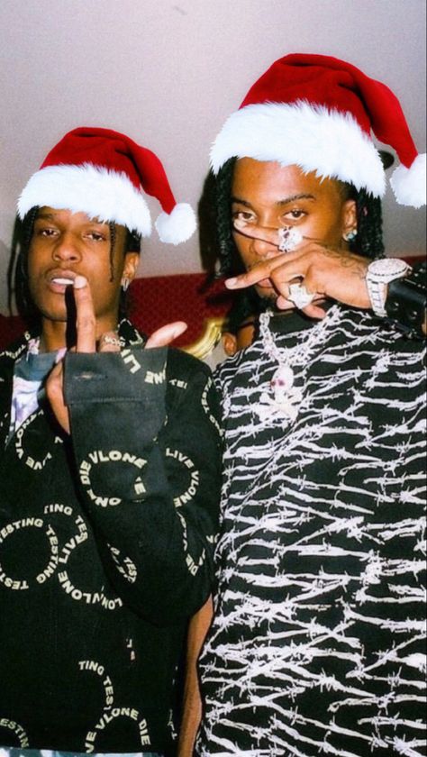 Christmas Rappers Aesthetic, Cheif Keef Christmas Pfp, Christmas Carti Pfp, Christmas Pfp Rappers, Playboi Carti Christmas Pfp, Christmas Rapper Pfp, Rapper Christmas Pfp, Playboi Carti Christmas, Christmas Rappers