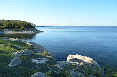 15 Best Lakes in Texas Lakes In Texas, Day Trips From Dallas, Lake Texoma, Texas Lakes, State Park Camping, Lake Vacation, Hiking Destinations, Lake Fishing, Field Trips