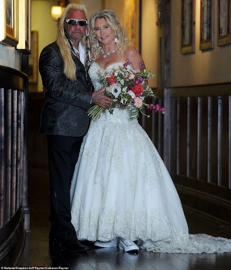 Dog Bounty Hunter, Beth The Bounty Hunter, Celebrity Wedding Photos, Dog The Bounty Hunter, Hunter Wedding, Hunter Fan, Celebrity Wedding, New Wife, Bounty Hunter