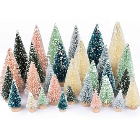 Trees For Christmas, Easy Holiday Diy, Mini Christmas Tree Decorations, Mini Christmas Trees, Winter Ornaments, Christmas Tabletop Decor, Bottle Brush Christmas Trees, Miniature Christmas Trees, Mini Christmas Tree