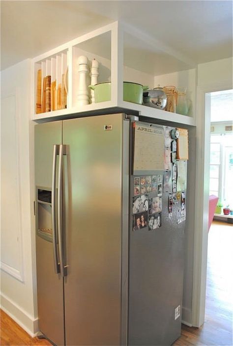 The space above a refrigerator is often overlooked and underused. It's not particularly accessible for oft-used items, but it's a shame to have the space go to waste, especially in a small kitchen. I looked at a selection of real homes to see how people were using this space. Some of these examples involve clever built-ins, but many will work for renters, too. Above The Fridge, Organiser Cucina, Små Rum Lidt Plads, Kitchen Storage Space, Fridge Storage, Kitchen Remodel Small, Kitchen Remodel Idea, Remodel Ideas, Diy Kitchen