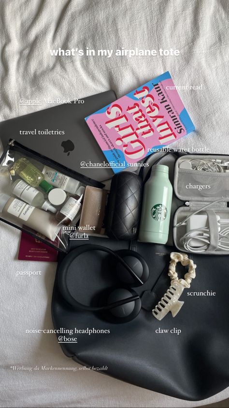 Packing Aesthetic Backpack, Airport Tote Bag Essentials, Long Trip Essentials, Airport Bag Aesthetic, Airport Bag Essentials Long Flights, What To Put In Travel Bag, Work Trip Essentials, Whats In My Airplane Bag, Airport Travel Essentials