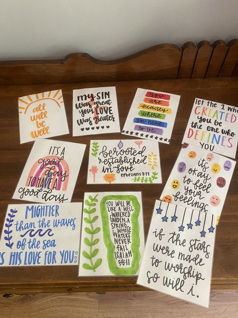 Christian Sticky Notes Aesthetic, Cute Christian Sticky Notes, Sticky Note Verses, Bible Verse Sticky Note Wall, Bible Lettering Art Journaling, Bible Verse Cards Aesthetic, Bible Verse On Index Cards, Bible Study Index Cards, Sticky Notes Bible Verses