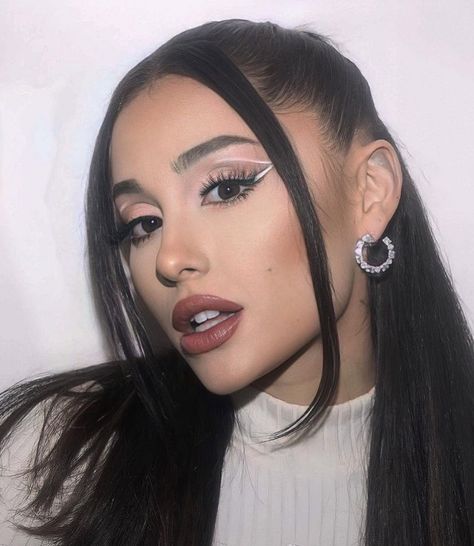 daniella on Twitter: "… " Ariana Grande Eyes, Ariana Grande Makeup Tutorial, Makeup Egirl, Ariana Grande Makeup, Ariana Tour, Ariana Grande Gif, Ariana Grande Cute, Ariana Grande Style, Arianna Grande