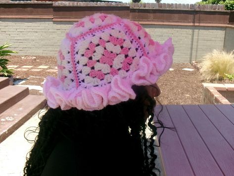 Summer vibes with this granny square bucket hat☀️🌊🏝️ #crochet #crochetbuckethat #pinterest #fyp #explore Crochet Granny Bucket Hat Free Pattern, Granny Square Ruffle Hat, Crochet Granny Bucket Hat, Crochet Hat Bucket, Bucket Hats Crochet, Crochet Granny Square Hat, Crochet Granny Square Bucket Hat, Granny Square Bucket Hat, Granny Square Hat