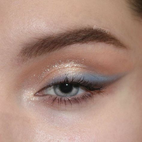 Blue Eyeshadow Wedding Makeup, Wedding Makeup Blue Eyeshadow, Blue Prom Eye Makeup, Midnights Era Makeup, Prom Makeup For Blue Eyes Blonde Hair, Full Face Prom Makeup, Periwinkle Eyeshadow, Blue Eye Makeup Looks, Euphoria Eye Makeup