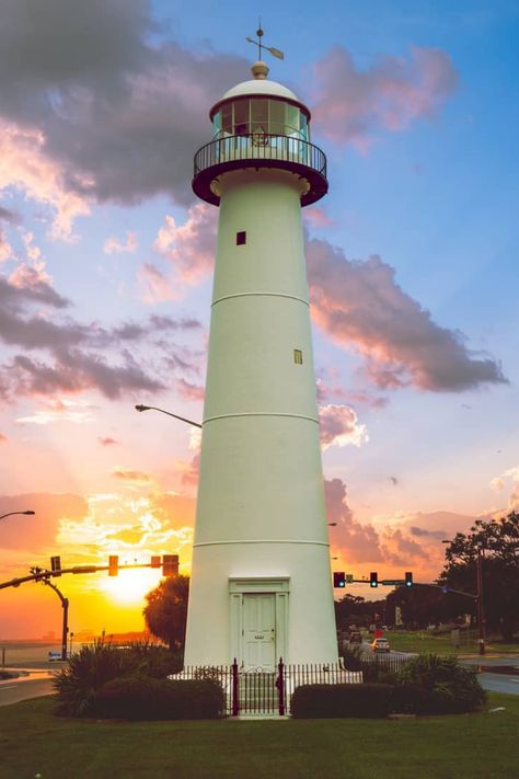 Biloxi Lighthouse, Biloxi Mississippi, Trap Door, Lighthouse Pictures, Floating Lights, Light Room, Beacon Lighting, Canyon Road, Watercolor Ideas