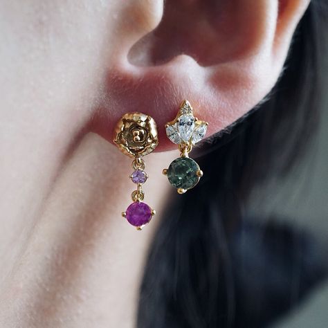 Beautiful Peonies, Pink Sapphire Earrings, Classy Earrings, Gold Shop, Ocean Jewelry, Green Sapphire, Cz Earrings, Sapphire Earrings, Green Tourmaline