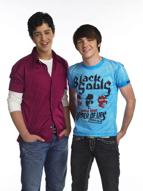 Drake Bell and Josh Peck Have 'Discussed the Possibility' of a <em>Drake & Josh</em> Revival Miranda Cosgrove, Hulk Character, Josh Peck, Dan Schneider, Drake & Josh, Drake Bell, Drake And Josh, Funny Morning Pictures, Nickelodeon Shows