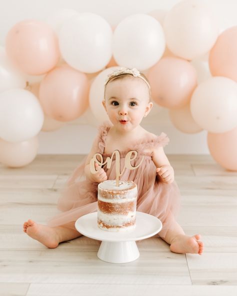 I think Cake Smashes would have to be my favourite type of session to capture.... because look at this cuteness! | Instagram 1 Year Photo Shoot Ideas, Smash Cake Studio Session, 1st Birthday Girl Cake Smash, Baby Cake Smash Ideas, First Birthday Pictures Studio, At Home Cake Smash Photoshoot, First Birthday Studio Photoshoot, One Year Photoshoot Ideas Studio, Smash Cake Photoshoot Ideas