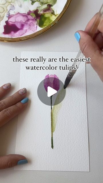 Watercolor Arist | Bree Copley on Instagram: "I hope you try this out!  These really are the easiest watercolor tulips! Below is a list of supplies I used in this video … Comment “Tulip”  if you would like the links.   But first Here are some helpful tips for creating these.   -Make sure the center petal is COMPLETELY DRY before you add the side petals.    -And remember it’s totally ok if your petal doesn’t turn out right in one stroke of a brush.  Just use the tip of your brush and a little more paint to get it to the shape you want.  There is nothing wrong with adding to these steps. These simple steps are a a base to start out you can make your tulips to your liking.   -you can also use these steps to make buds for many different flowers so play around with it using it it different ways Beginning Watercolor Tutorials, Simple Watercolor Flowers, Beginning Watercolor, Loose Watercolor Flowers, Basic Watercolor, Painting Flowers Tutorial, Learn Watercolor Painting, Easy Flower Painting, Watercolor Beginner