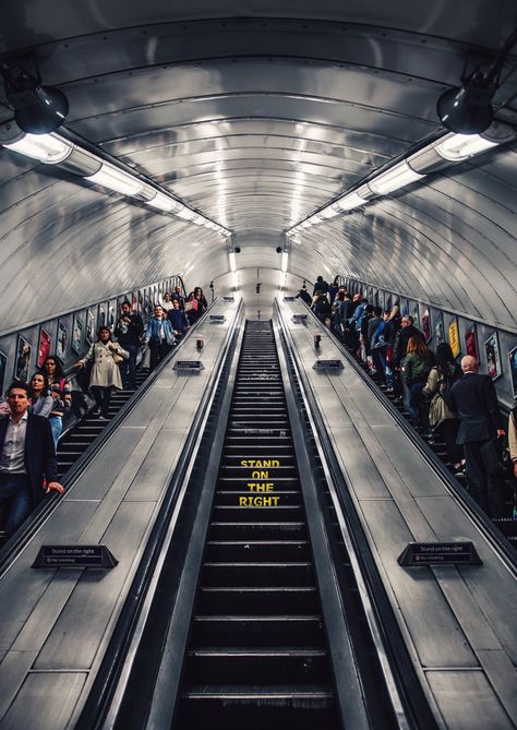 London Vibes, London Guide, London Tube, London Aesthetic, U Bahn, Level Design, City Of London, London Transport, London Town