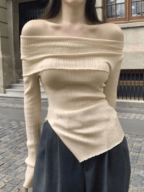 2023 Buy Split Off Shoulder Ribbed Knit Top under US$15 in Sweaters Online Store. Free Shipping with US$69+. Check reviews and buy it today. Style: Casual/Street/Sweet/Y2K/Sexy Fabric Content: Polyester Blend Fit Type: Slim fit Neckline: Off the Shoulder #y2k #retro #aesthetic #backtoschool #backtoschooloutfits #firstdayofschooloutfit #fall #fallfashion #winter #streetstyle #outfits #ootd #trendyoutfits #fashionista #casualoutfits #knitting #crochet #knit #cottagecore #longsleeve Autumn Knitwear, Acrylic Decoration, Chique Outfit, Basic Sweaters, Off Shoulder Fashion, Off Shoulder Sweater, Knitted Tops, Knitwear Tops, Ribbed Knit Top