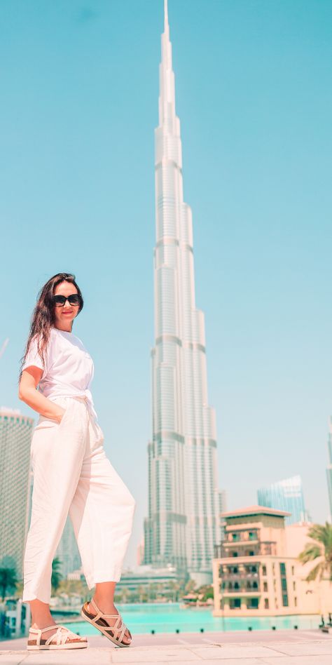 Plan your wardrobe for a Dubai Vacation. Taking you through the social customs and religious etiquette you should be aware of visiting the UAE, and what actually happens in Dubai when it comes to clothing and what to pack for your Dubai trip | Dubai Travel Planner - your dream Dubai Vacation | #dubai #dubaifashion #uae #dubaitravelblog Dubai Yacht Outfit, Plus Size Dubai Outfits, Dubai Wardrobe Outfit Ideas, Dubai Outfits Ideas Women, How To Dress In Dubai Women, Dubai In January, Dubai Trip Outfit Ideas For Women, Outfits To Wear In Dubai Women, Dubai Capsule Wardrobe