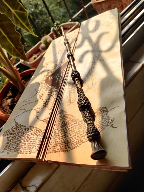 Pic of The Elder Wand and my movie accurate Marauders Map replica. Elder Wand Aesthetic, The Elder Wand, Harry Potter Wallpaper Phone, Maxence Danet, Hogwarts Dr, Elder Wand, Marauders Map, Harry Potter Pictures, Albus Dumbledore