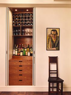 You don’t need a lot of square footage to fit a bar into your plans. We’ve rounded up 15 stylish and space-savvy ideas for incorporating a cocktail station into your home, be it palatial or petite. Home Mini Bar, Bar Nook, Closet Bar, Wine Closet, Hidden Bar, Mini Bars, Built In Bar, Home Bar Designs, Diy Casa