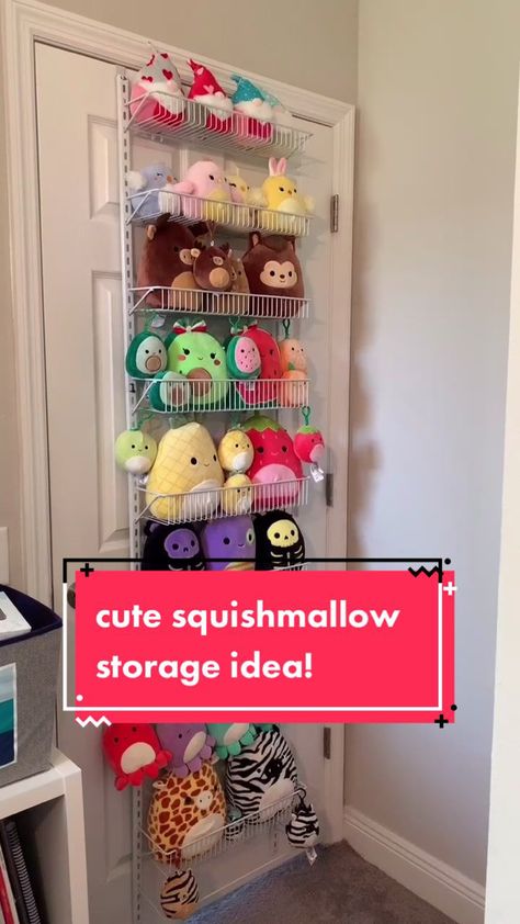 Stuffed Animal Bedroom Storage, Cute Stuffed Animal Storage Ideas, Squishmellow Organization Ideas, Big Squishmallow Storage, Ways To Store Plushies, How To Store Squishmallows In Bedroom, Storage For Squishmallows, How To Organize Squishmallows, How To Store Plushies