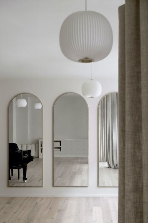 Floor To Ceiling Curtains, Spiegel Design, Minimalist Interior Design, Mirror Designs, Minimalist Interior, Interior Inspo, My New Room, New Room, House Rooms