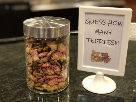 How Many Bears Are In The Jar, Guess How Many Teddy Grahams In A Jar, Guess How Many Baby Shower Game, Jar Games, Minecraft Party Decorations, Teddy Grahams, Bear Picnic, Baby Shower Theme Decorations, Classic Pooh