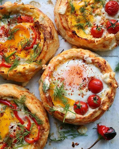 Egg Recipes, Recipes Aesthetic, Egg And Cheese, Cheese Stuffed, Think Food, Breakfast Brunch Recipes, Cafe Food, Pretty Food, Bread Recipe