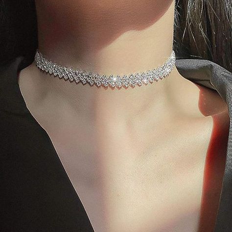 A timeless piece that will never go out of style #StatementNecklac #weddingidea #foo Necklace Silver Diamond, Choker Necklace Silver, Body Necklace, Diamond Chain Necklace, Women Choker Necklace, Prom Accessories, Silver Diamond Necklace, Fashion Minimalist, Rhinestone Choker Necklace
