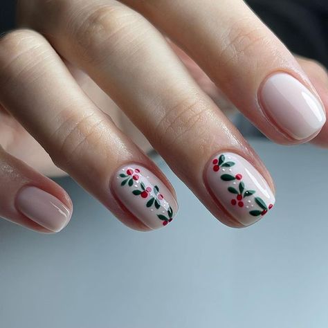 Negative Space Christmas Nails, Red And Pink Christmas Nails, Christmas Neutral Nails, Lunula Nails, Xmas Nail Ideas, Winter Nails 2023, Nail Art Noel, Festive Nail Designs, Chistmas Nails