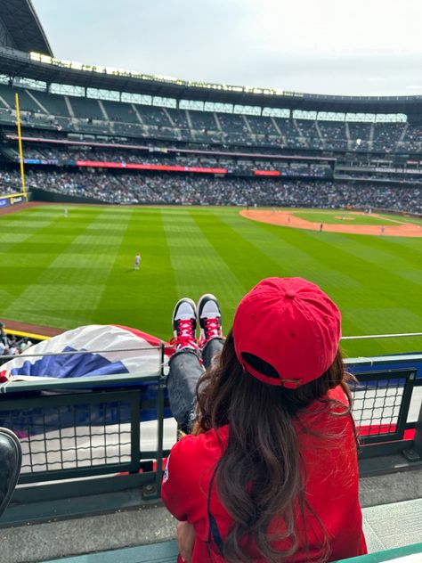 Bleacher Pictures Photo Ideas, Sports Wife Aesthetic, Baseball Romance Aesthetic, Baseball Aesthetic Girl, Baseball Wife Aesthetic, Baseball Boyfriend Aesthetic, Mlb Wife Aesthetic, Baseball Player Aesthetic, Baseball Game Aesthetic