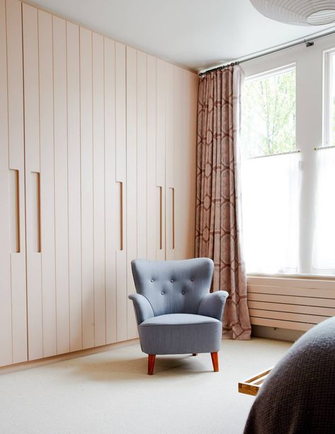 How to create made-to-measure storage using bespoke joinery | House & Garden Wardrobe Design Scandinavian, Vj Cupboard Doors, Scandi Flat, Suzy Hoodless, Owners Bathroom, Panelled Walls, Shell Knob, Bedroom Built In Wardrobe, Wardrobe Door Designs