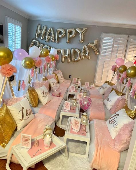 Sweet 16 Tent Sleepover Sweet 16 Party Ideas Sleepover, Sleepover Sweet 16, Sweet 16 Slumber Party, Sweet 16 Sleepover Ideas, Pink Slumber Party, Sweet 16 Sleepover, Aesthetic Sleepover, Tent Sleepover, Birthday Sleepover Ideas