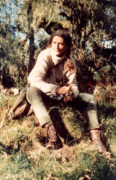 Karisoke director pays tribute to Dian Fossey, please read further and find out how you can help .... Gorillas In The Mist, Dian Fossey, Jane Goodall, Mountain Gorilla, Dr Congo, Great Ape, Historical People, In Another Life, Real Hero