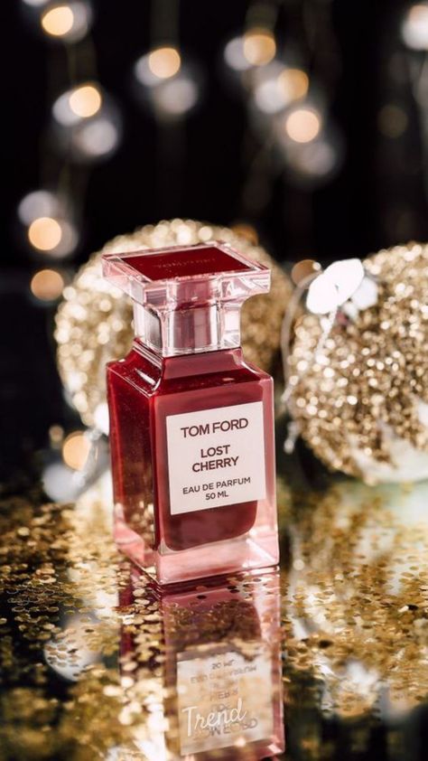 Perfume Christmas Photography, Christmas Perfume Photography, Tom Ford Lost Cherry Perfume, Lost Cherry Tom Ford, Christmas Perfume, Tom Ford Lost Cherry, Parfum Tom Ford, Lost Cherry, Tom Ford Perfume