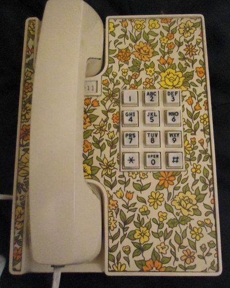 Phone Decor, Retro Phone, Future Apartment, Electronics Design, Foto Vintage, House Room, My New Room, House Inspo, Dream Room