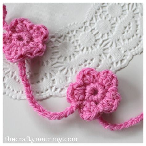 Crochet Flower Garland Tutorial Crochet Flower Garland, Diy Crochet Flowers, Garland Tutorial, Crochet Puff Flower, Crochet Bunting, Crochet Garland, Crochet Flowers Easy, Flower Garland, Crochet Flower Tutorial