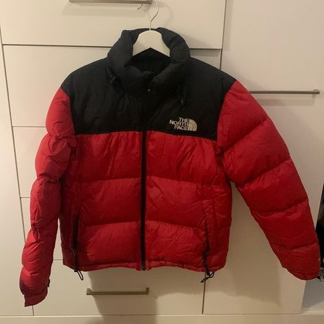 North face 700 red jacket, almost brand new Red North Face Jacket, Coats North Face, Outfits Male, North Face 700, The North Face Puffer, Red Puffer Jacket, North Face Puffer Jacket, North Face Puffer, Blue Puffer Jacket