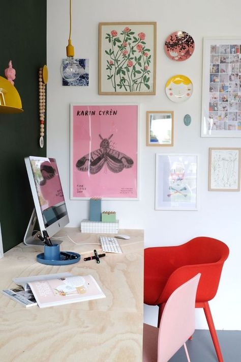 Apartment Livingroom, Room Yellow, Interior Kantor, Nyc Interior Design, Decor Studio, Yellow Living Room, Office Layout, Interior Design Photos, Colour Ideas