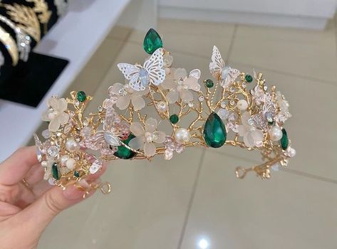 Quinceanera Crown Emerald Green, Enchanted Forest Crown Quince, Enchanted 15 Theme, Sweet 16 Party Ideas Themes Enchanted Forest, Quince Green Crown, Sweet 15 Dresses Quinceanera Green, Emerald Green And Lavender Quince, Emerald Green Quince Tiara, Emerald Green 15 Crown